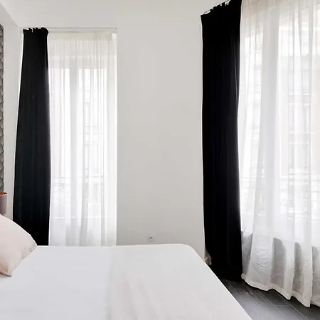 Stunning - 2br-6p - Grand Boulevard Apartment *